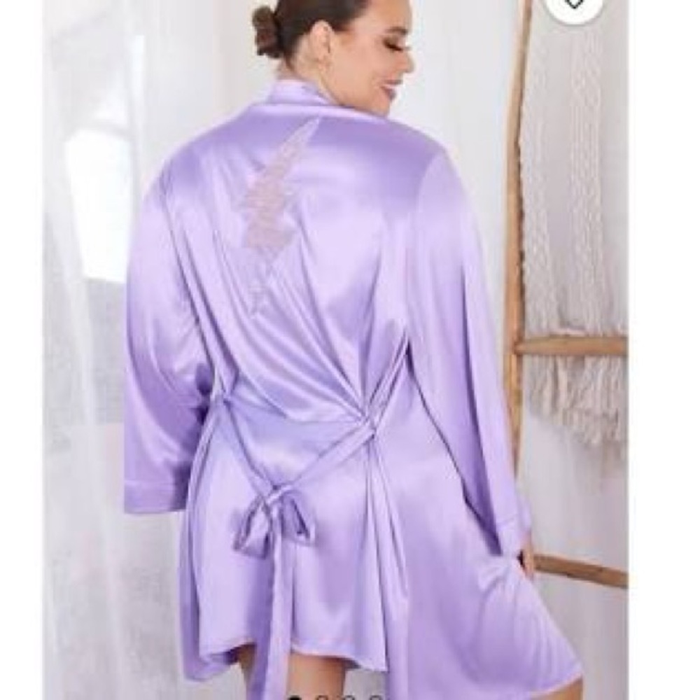 Savage X Fenty Lavender Satin Robe With Lace Embroidered Lightning Bolt  Sz M/L